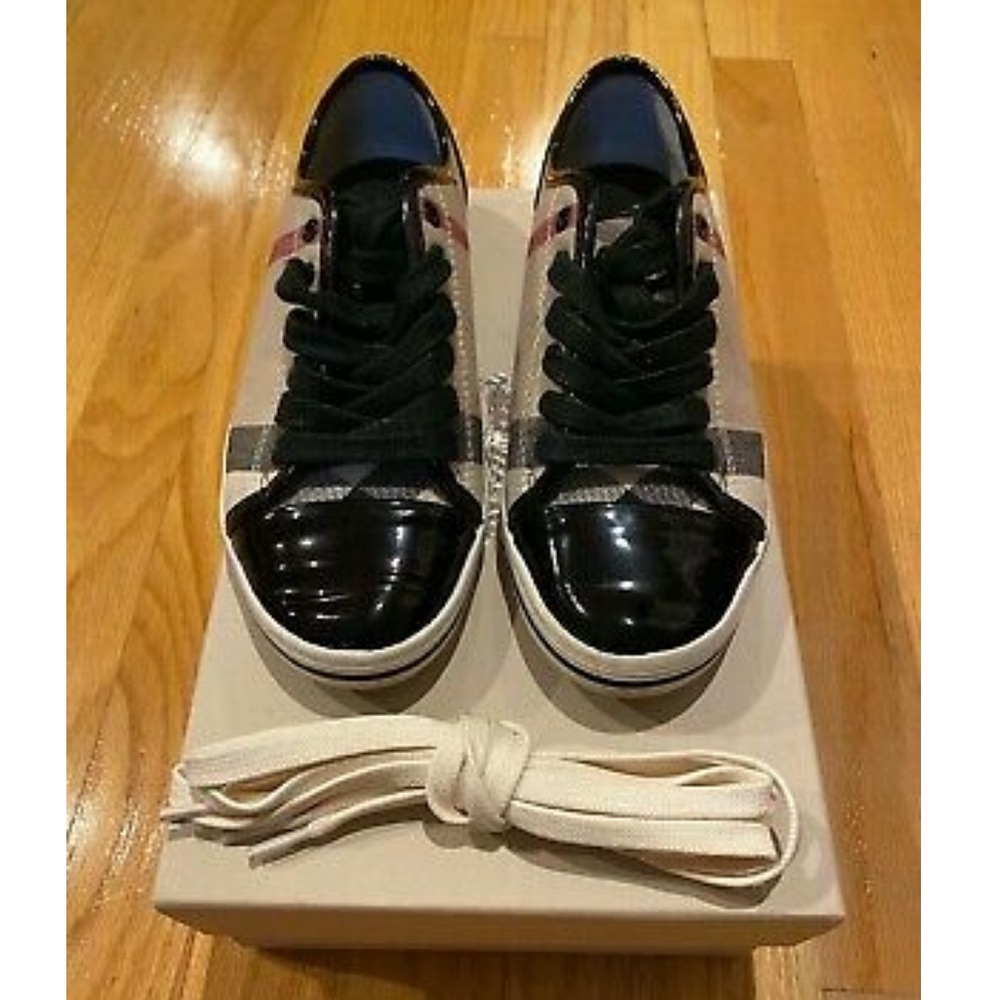 Burberry Women's Sneakers Size 35 (US 5).